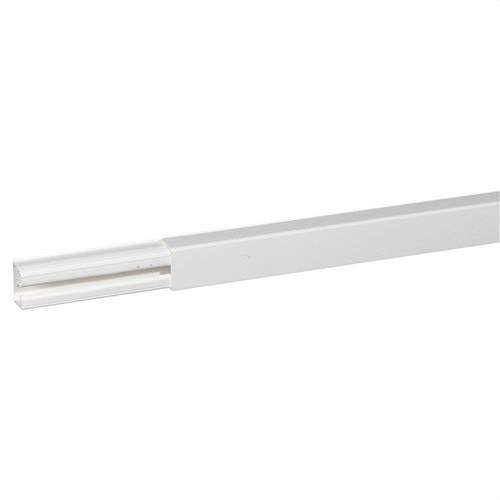 Goulotte adhésive 32x20mm DLPLUS avec la référence 030017 de la marque LEGRAND