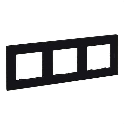 Cadre décoratif de 3 éléments noir mat Niloé Step avec la référence 864573 de la marque LEGRAND