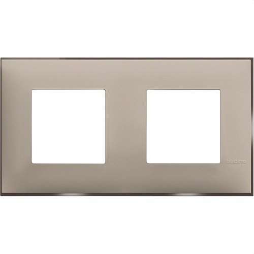 Cadre décoratif pour 2x2 modules crème satiné Classia avec la référence R4802M2CS de la marque BTICINO