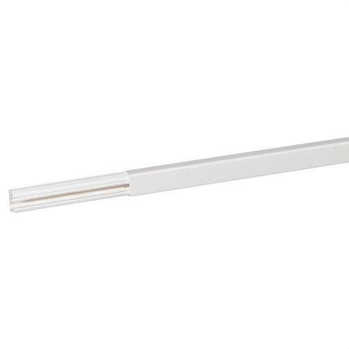 Goulotte adhésive 20x12,5mm DLPLUS avec la référence 030008 de la marque LEGRAND