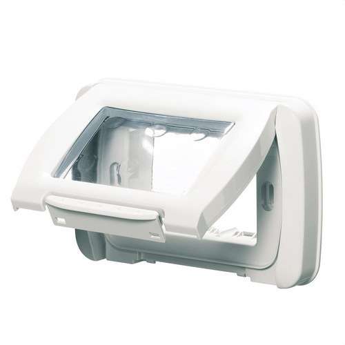 Plaque étanche pour 3 modules blanc nuage Top System avec la référence GW22451 de la marque GEWISS