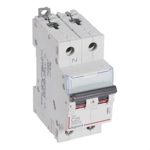 Disjoncteur DX3 P+N 25A Courbe C 6/10kA avec la référence 407758 de la marque LEGRAND