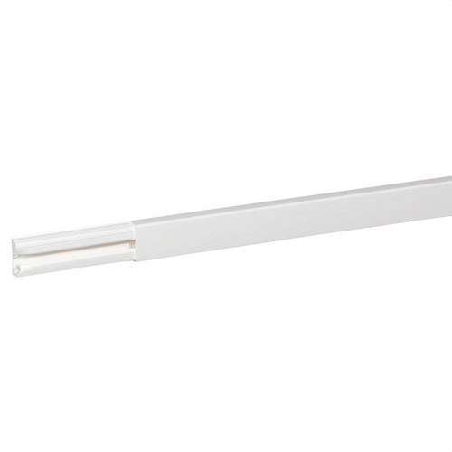 Goulotte adhésive 32x12,5mm DLPLUS avec la référence 030015 de la marque LEGRAND