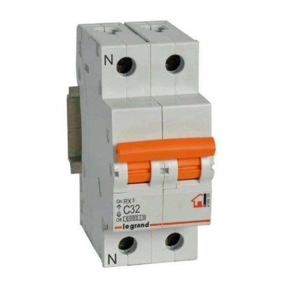 Disjoncteur magnétothermique RX³ - 1P+N - 230V~ - 32A - courbe C avec la référence 419929 de la marque LEGRAND