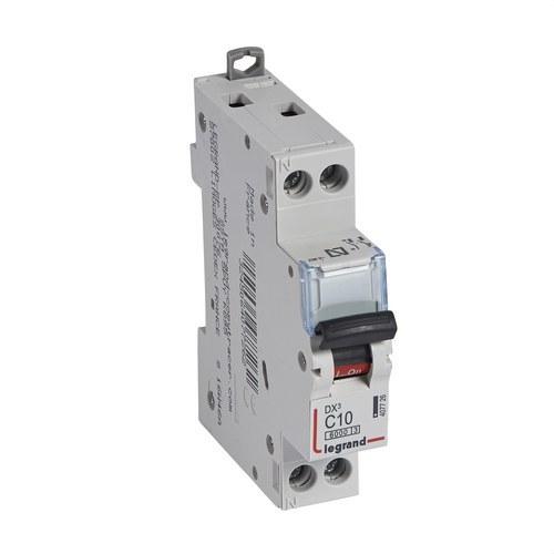 Disjoncteur différentiel DX3 1P+N 10A Courbe C 6/10kA avec la référence 407726 de la marque LEGRAND