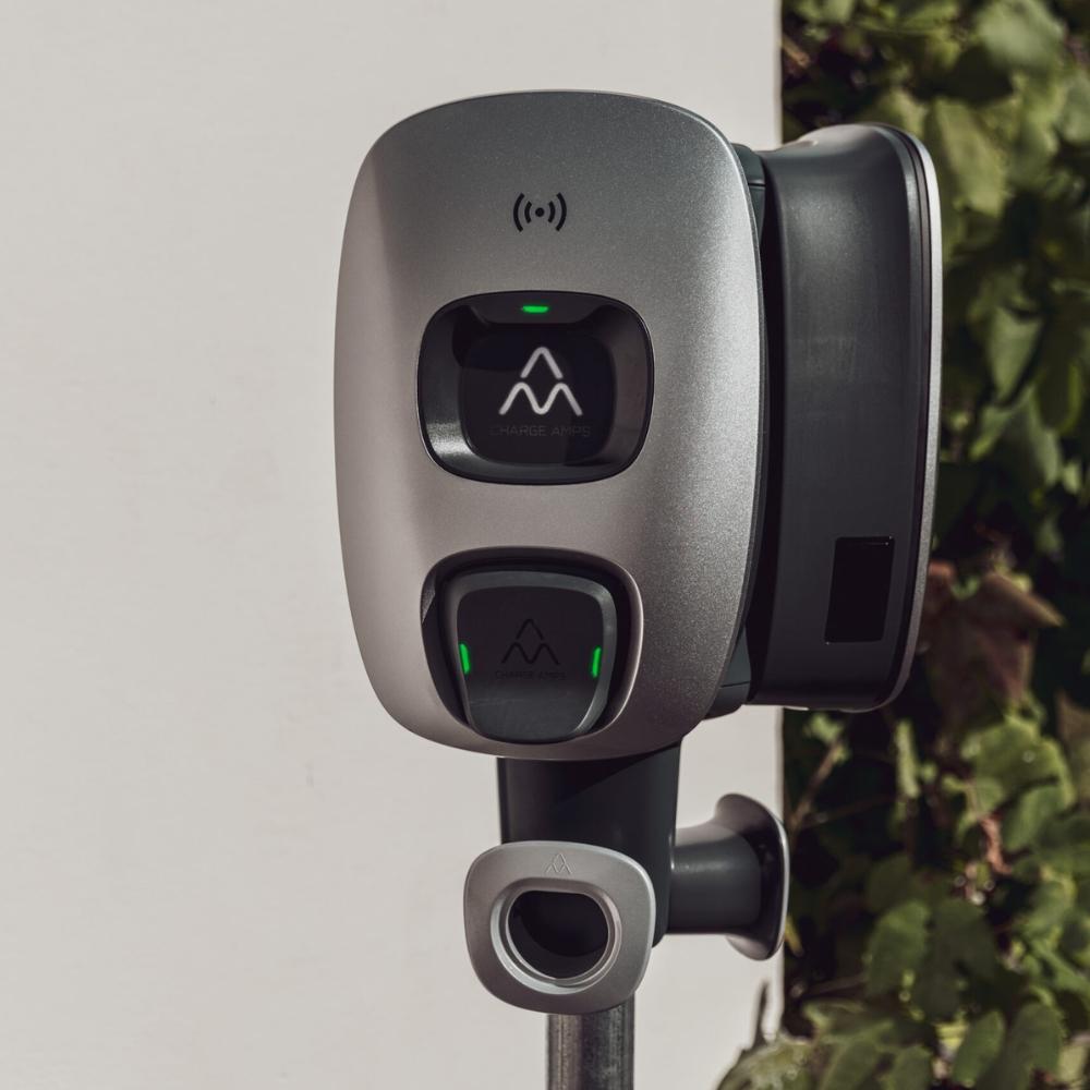 Chargeur de voiture électrique Amps DAWN 22kW avec 4G et WiFi et câble de type 2 avec la référence 130297 de la marque CHARGE AMPS