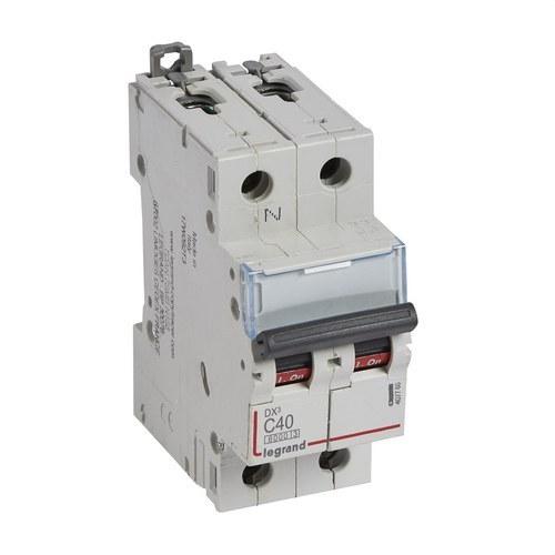 Disjoncteur différentiel DX3 P+N 40A Courbe C 6/10kA avec la référence 407760 de la marque LEGRAND