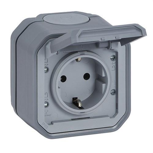 Prise de courant monobloc de surface Plexo IP55 avec bornes à vis gris avec la référence 069733L de la marque LEGRAND