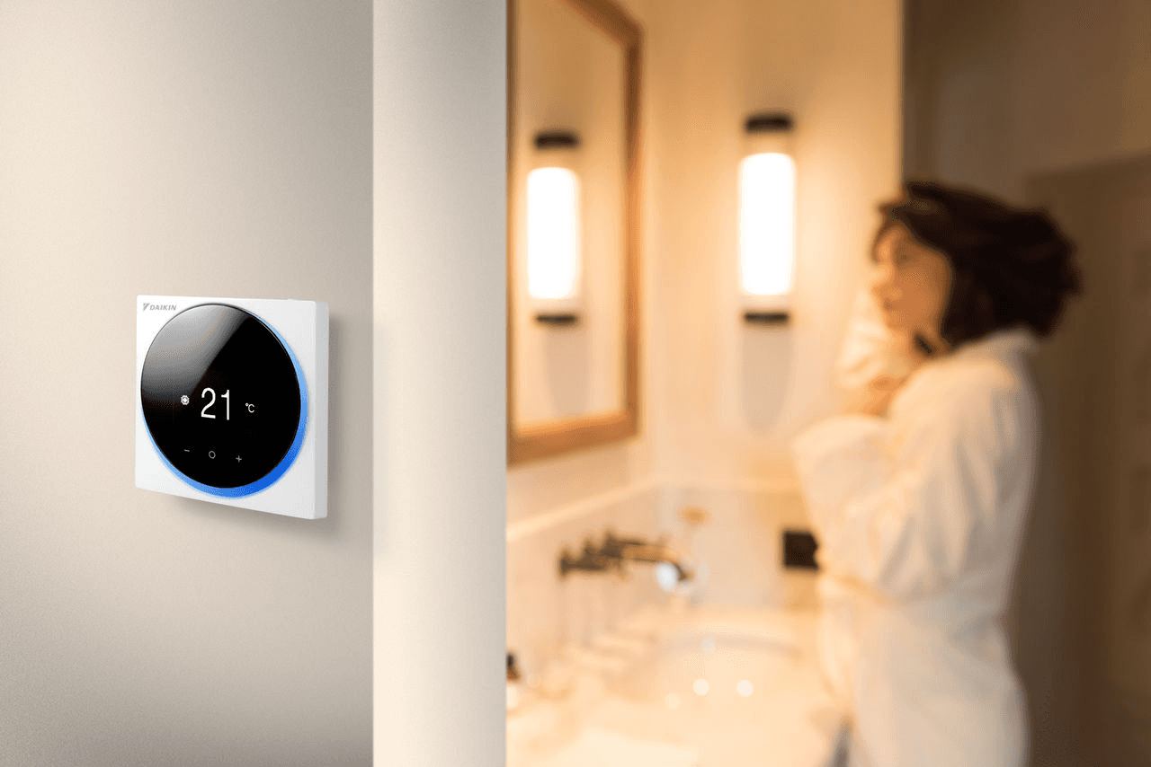 Thermostat filaire Daikin Madoka BRC1H52W7 avec la référence BRC1H52W7 de la marque DAIKIN