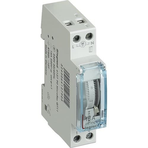 Interrupteur horaire programmable analogique à cadran vertical quotidien avec réserve de marche avec la référence 412790 de la marque LEGRAND
