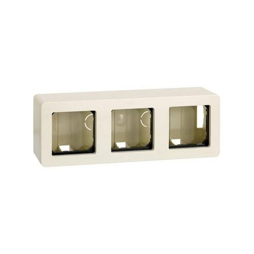 Boîte de surface pour 3 éléments ivoire Simon 27 avec la référence 27831-32 de la marque SIMON