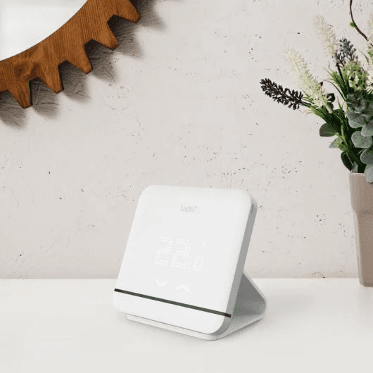 Support de table blanc pour thermostats Tado avec la référence STA de la marque TADO