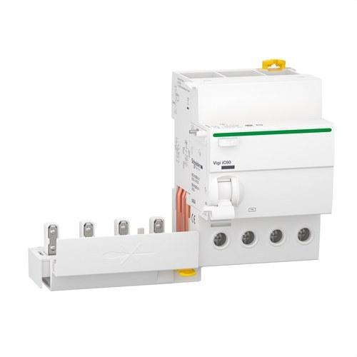 Disjoncteur différentiel QUICK VIGI IC60 4P 40A 300mA-AC avec la référence A9Q14440 de la marque SCHNEIDER ELECTRIC